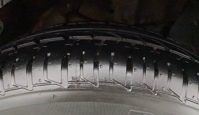 2016 Tata Zest XMS PETROL, Petrol, Manual, 62,922 km, Right Front Tyre Tread