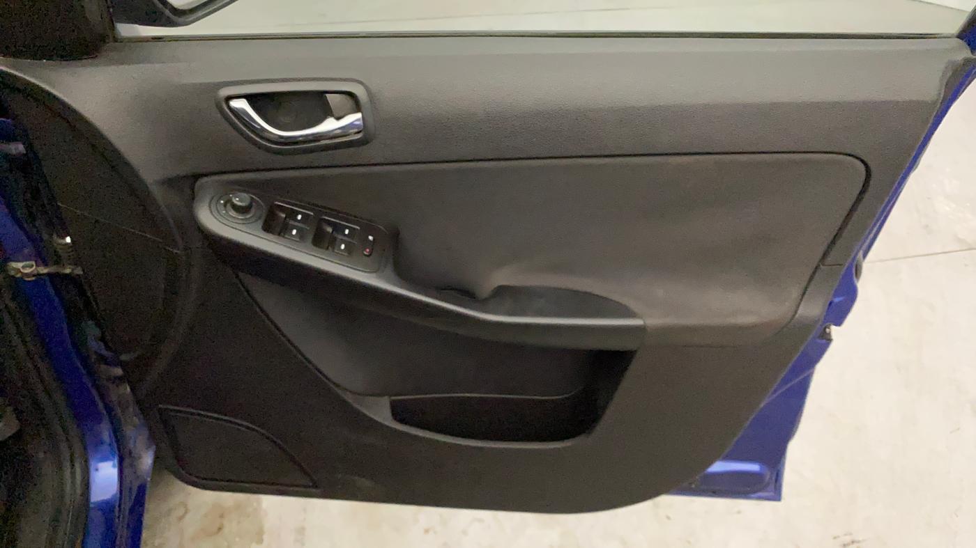 2015 Tata Zest XT PETROL, Petrol, Manual, 52,659 km, Driver Side Door Panels Control