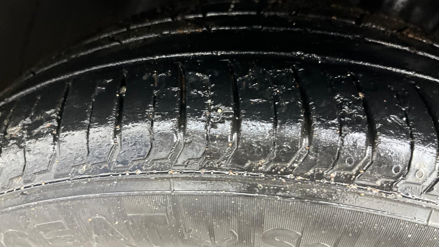 2021 Hyundai NEW I20 SPORTZ 1.2 AT, Petrol, Automatic, 21,065 km, Left Front Tyre Tread