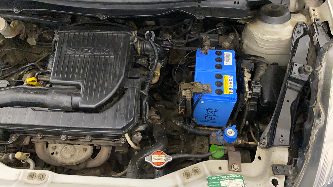2015 Maruti Swift Dzire VXI, CNG, Manual, 91,737 km, Engine View - Left