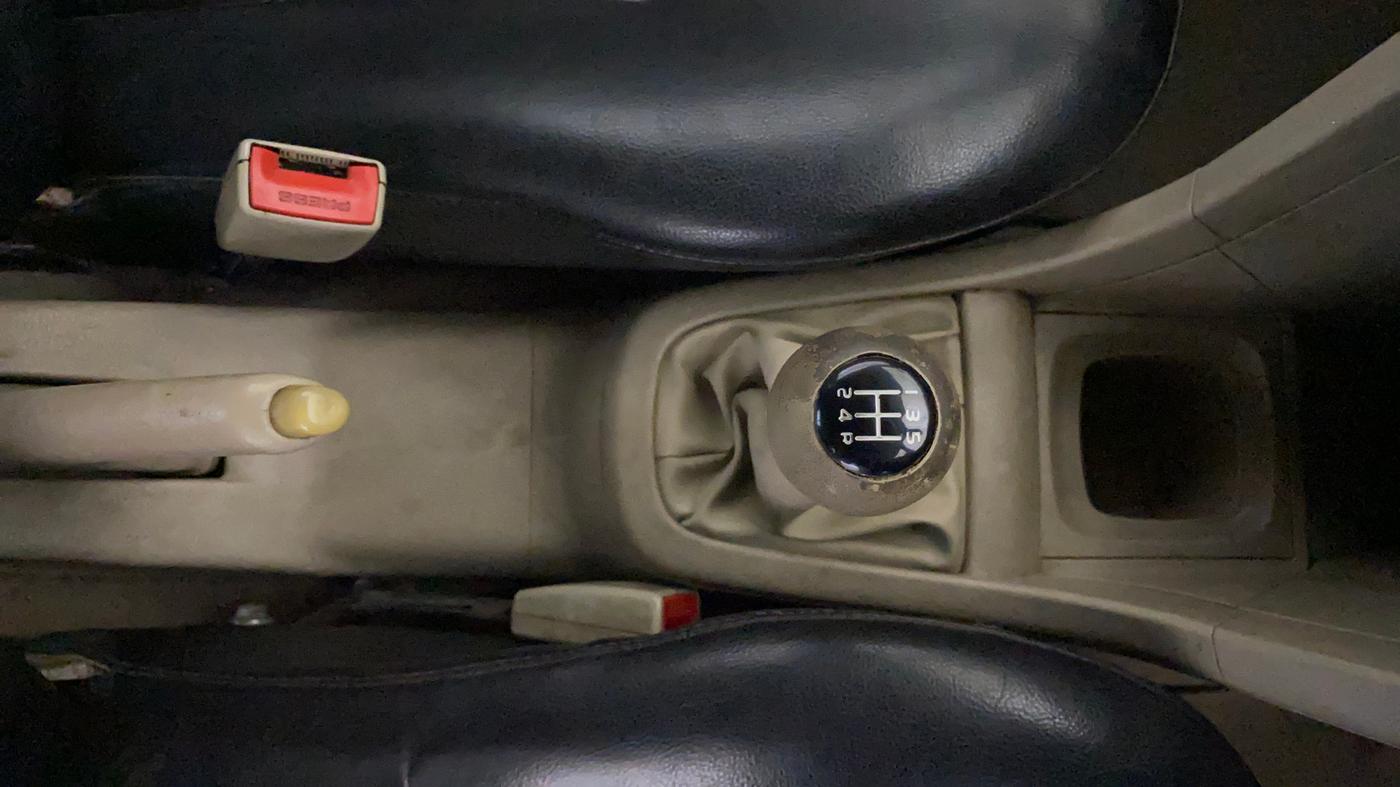 2015 Maruti Swift Dzire VXI, CNG, Manual, 91,737 km, Gear Lever