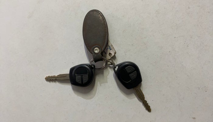 2015 Maruti Swift Dzire VXI, CNG, Manual, 91,388 km, Key Close Up