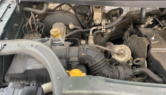 2017 Mahindra TUV300 T8, Diesel, Manual, 75,303 km, Engine View - Right