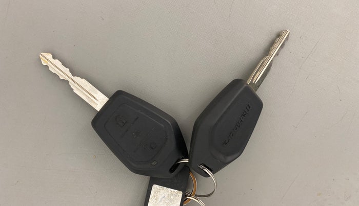 2017 Mahindra TUV300 T8, Diesel, Manual, 75,303 km, Key Close Up