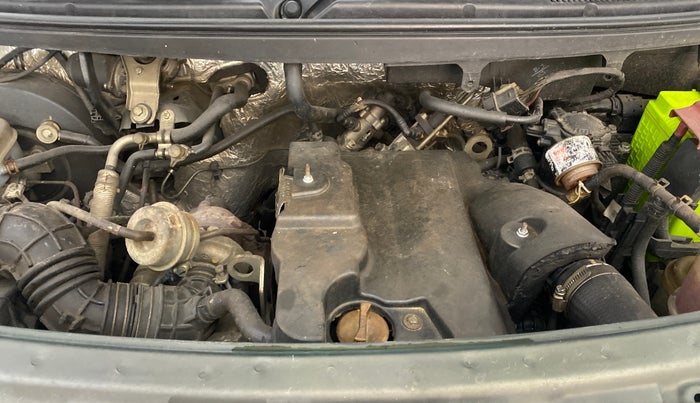 2017 Mahindra TUV300 T8, Diesel, Manual, 75,303 km, Engine View