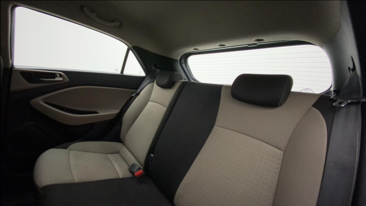 2016 Hyundai Elite i20 ASTA 1.2, Petrol, Manual, 84,419 km, Right Side Rear Door Cabin
