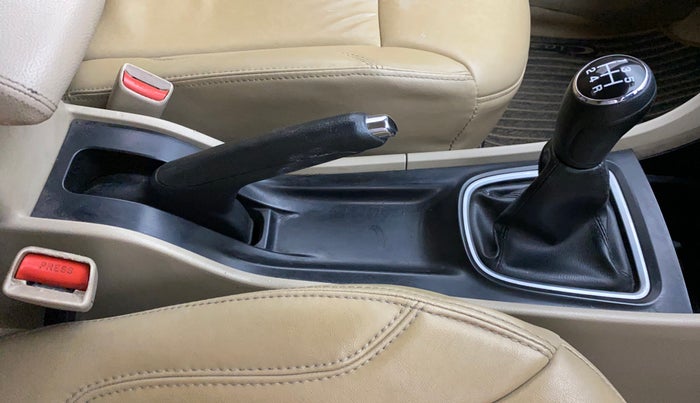 2015 Maruti Ciaz VXI+, Petrol, Manual, 98,152 km, Gear Lever