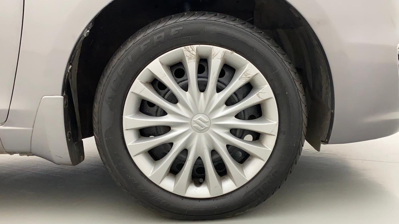2015 Maruti Ciaz VXI+, Petrol, Manual, 98,152 km, Right Front Wheel