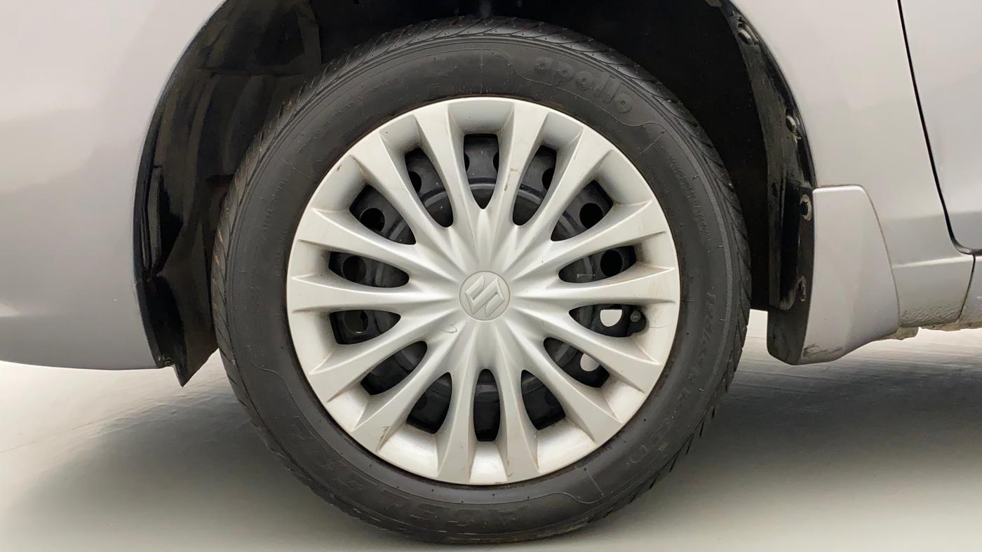 2015 Maruti Ciaz VXI+, Petrol, Manual, 98,152 km, Left Front Wheel