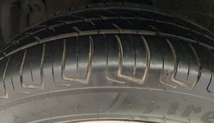 2015 Maruti Swift ZXI, Petrol, Manual, 1,19,459 km, Left Front Tyre Tread