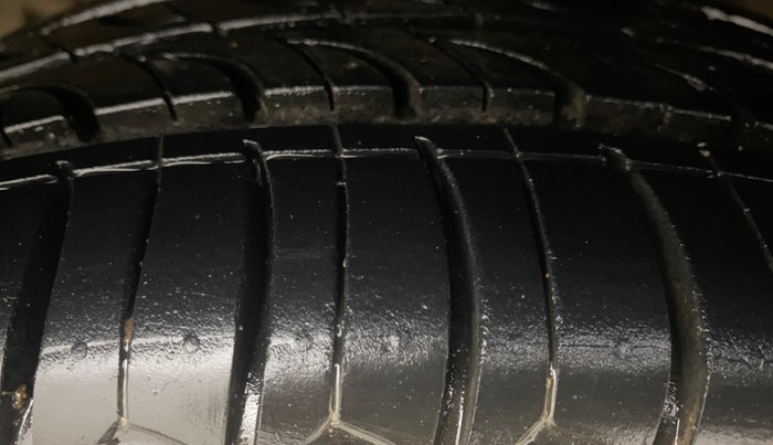 2014 Hyundai Grand i10 SPORTZ 1.2 KAPPA VTVT, Petrol, Manual, 60,150 km, Right Front Tyre Tread