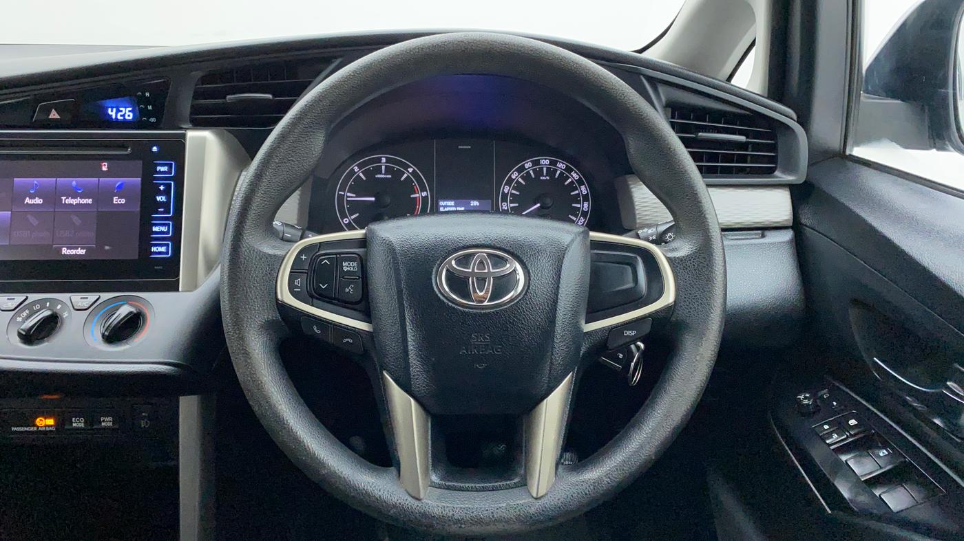 2018 Toyota Innova Crysta 2.4 GX 8 STR, Diesel, Manual, 32,472 km, Steering Wheel Close Up