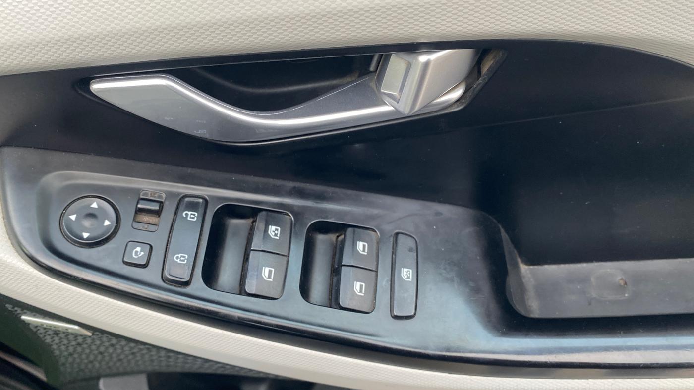 2021 Hyundai Creta SX (O) AT 1.5 DIESEL, Diesel, Automatic, 1,00,034 km, Driver Side Door Panels Control