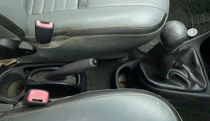 2012 Toyota Etios Liva G, Petrol, Manual, 63,983 km, Gear Lever