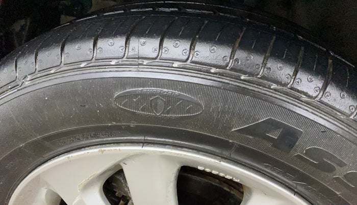 2014 Honda Mobilio 1.5L I-VTEC V, Petrol, Manual, 1,09,732 km, Left Front Tyre Tread