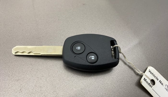 2014 Honda Mobilio 1.5L I-VTEC V, Petrol, Manual, 1,09,732 km, Key Close Up