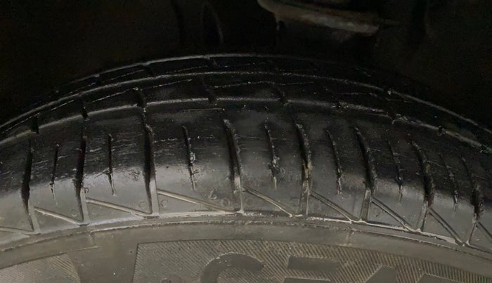 2020 Maruti Alto LXI, Petrol, Manual, 34,905 km, Left Front Tyre Tread