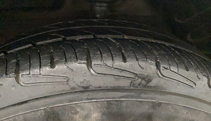 2017 Maruti Celerio VXI, Petrol, Manual, 1,19,348 km, Left Front Tyre Tread