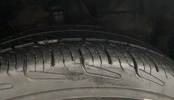 2017 Maruti Celerio VXI, Petrol, Manual, 1,19,348 km, Right Front Tyre Tread