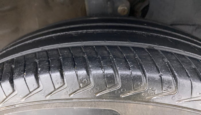 2021 Maruti New Wagon-R LXI CNG 1.0 L, CNG, Manual, 60,266 km, Right Front Tyre Tread