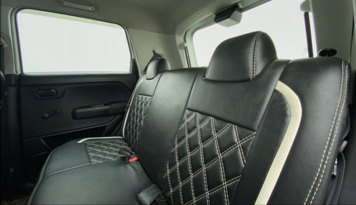 2021 Maruti New Wagon-R LXI CNG 1.0 L, CNG, Manual, 60,266 km, Right Side Rear Door Cabin
