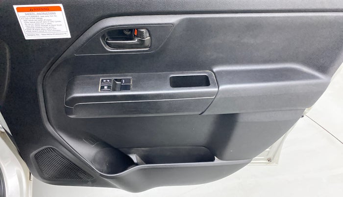 2021 Maruti New Wagon-R LXI CNG 1.0 L, CNG, Manual, 60,266 km, Driver Side Door Panels Control