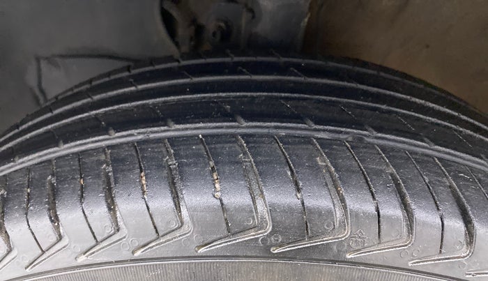 2021 Maruti New Wagon-R LXI CNG 1.0 L, CNG, Manual, 60,266 km, Left Front Tyre Tread