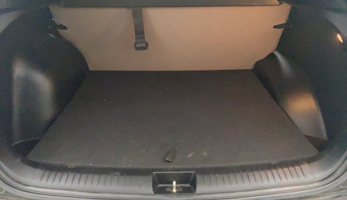 2018 Hyundai Creta SX 1.6 DIESEL, Diesel, Manual, 53,785 km, Boot Inside