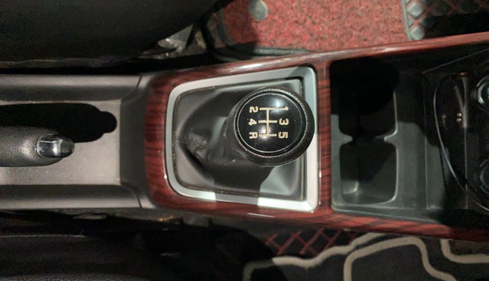 2022 Maruti Swift VXI, Petrol, Manual, 36,475 km, Gear Lever