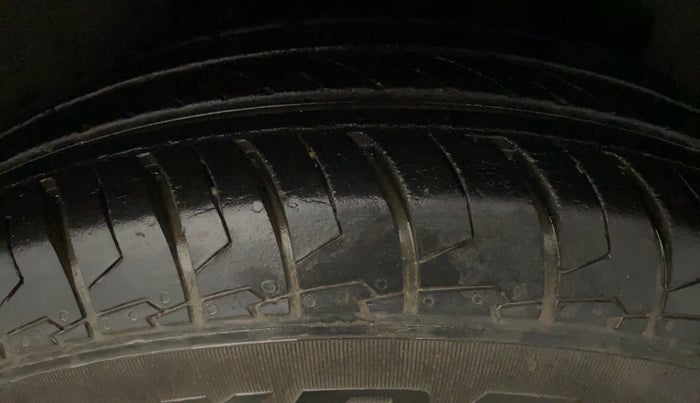 2022 Maruti Swift VXI, Petrol, Manual, 36,475 km, Left Rear Tyre Tread