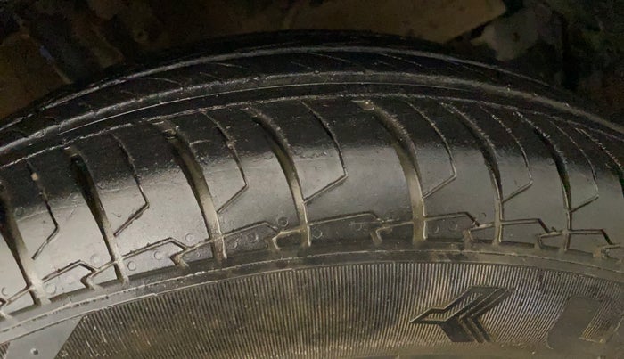 2022 Maruti Swift VXI, Petrol, Manual, 36,475 km, Right Front Tyre Tread