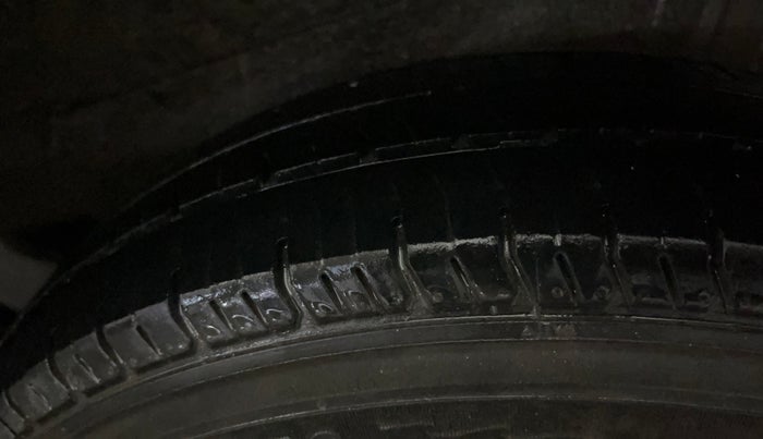 2017 Maruti Wagon R 1.0 LXI CNG, CNG, Manual, 69,240 km, Left Rear Tyre Tread