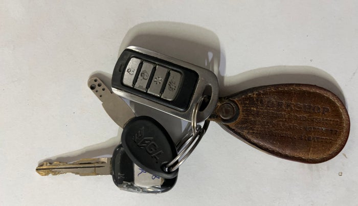 2017 Maruti Wagon R 1.0 LXI CNG, CNG, Manual, 69,240 km, Key Close Up