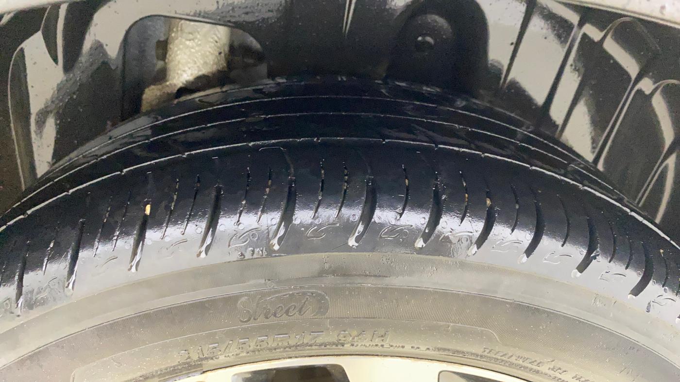 2021 Mahindra XUV300 W8 (O) 1.2 PETROL, Petrol, Manual, 78,893 km, Left Rear Tyre Tread