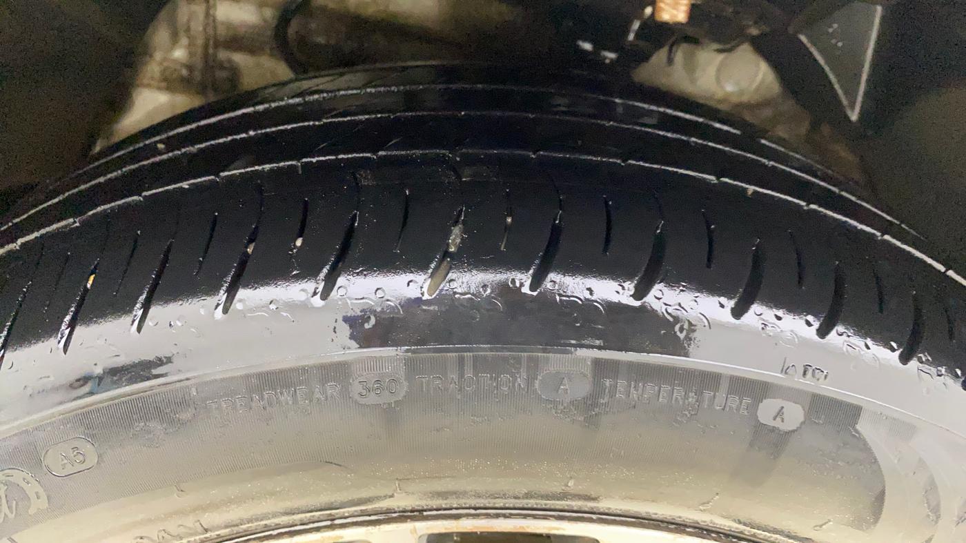 2021 Mahindra XUV300 W8 (O) 1.2 PETROL, Petrol, Manual, 78,893 km, Left Front Tyre Tread
