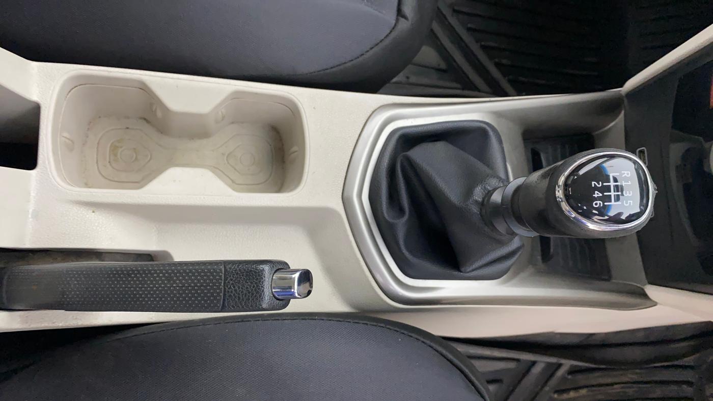 2021 Mahindra XUV300 W8 (O) 1.2 PETROL, Petrol, Manual, 78,893 km, Gear Lever