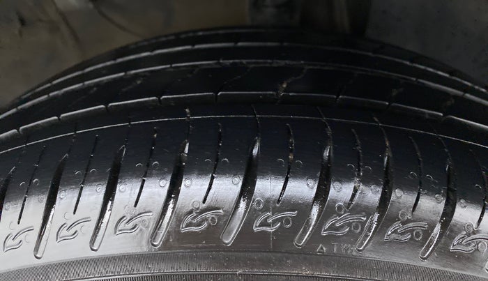 2021 KIA SONET HTX 1.0 IMT, Petrol, Manual, 10,949 km, Right Front Tyre Tread