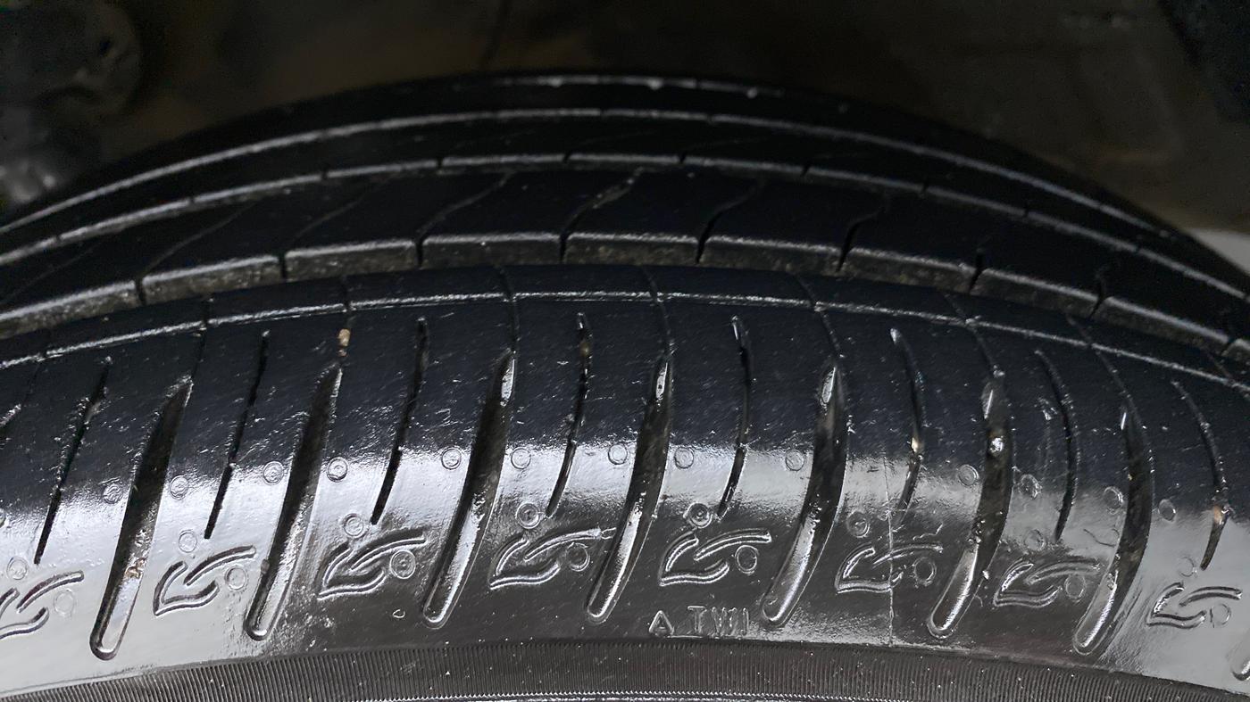 2021 KIA SONET HTX 1.0 IMT, Petrol, Manual, 10,949 km, Left Front Tyre Tread