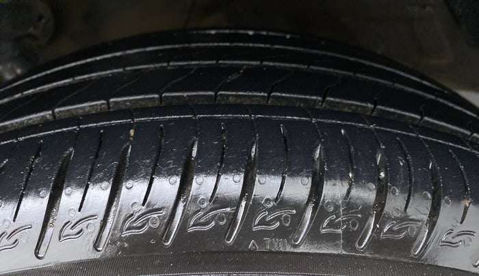 2021 KIA SONET HTX 1.0 IMT, Petrol, Manual, 10,949 km, Left Front Tyre Tread