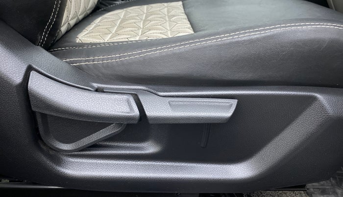 2021 KIA SONET HTX 1.0 IMT, Petrol, Manual, 10,949 km, Driver Side Adjustment Panel