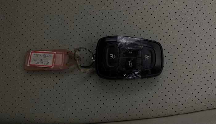 2023 Tata TIGOR XZ PLUS PETROL, Petrol, Manual, 28,653 km, Key Close Up