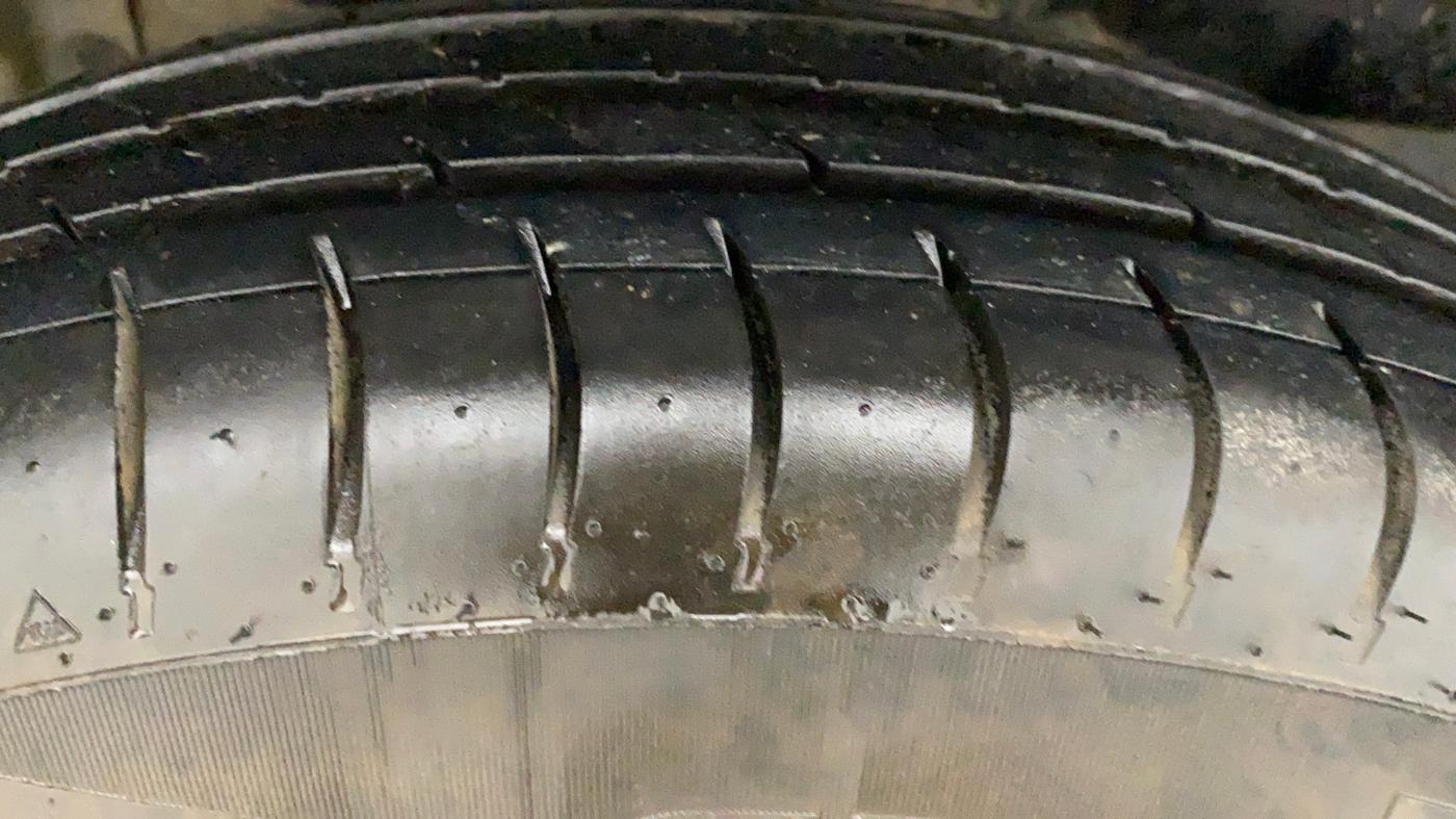 2017 Maruti Dzire VXI, Petrol, Manual, 74,884 km, Right Rear Tyre Tread