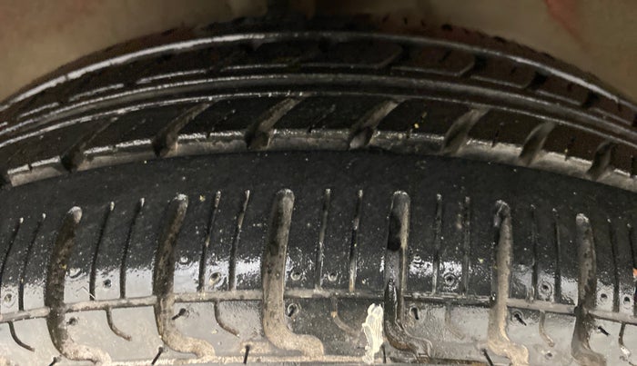 2013 Maruti Alto K10 VXI P, Petrol, Manual, 59,015 km, Left Front Tyre Tread