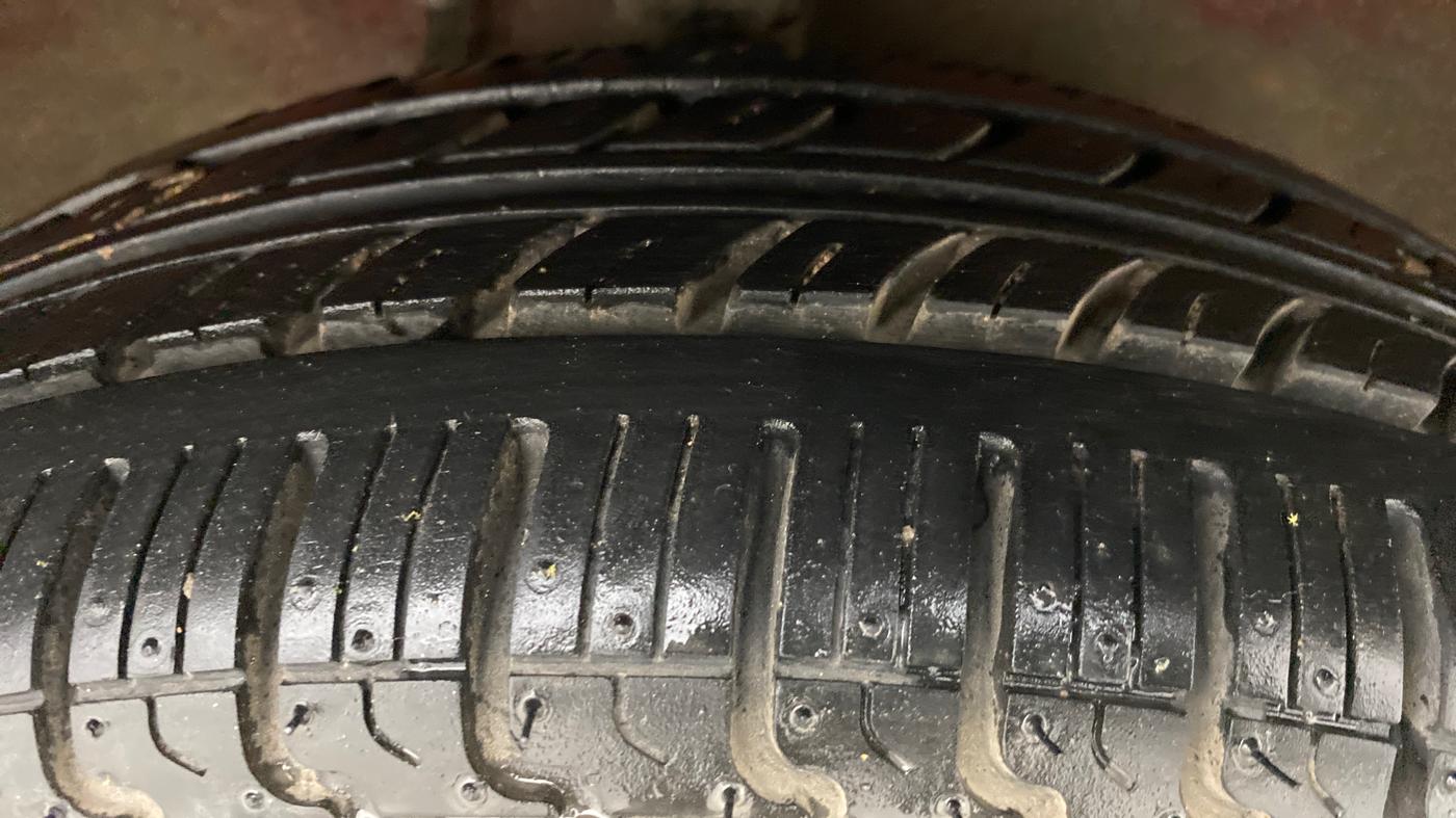 2013 Maruti Alto K10 VXI P, Petrol, Manual, 59,015 km, Right Front Tyre Tread