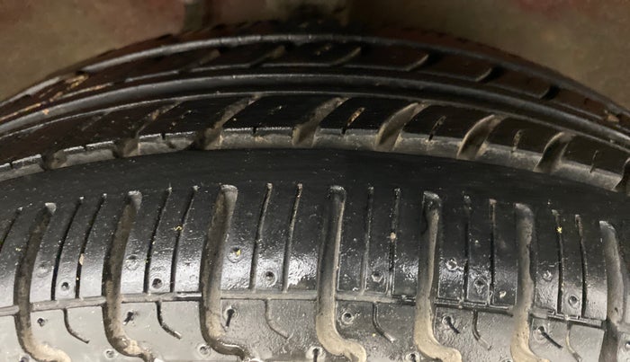 2013 Maruti Alto K10 VXI P, Petrol, Manual, 59,015 km, Right Front Tyre Tread