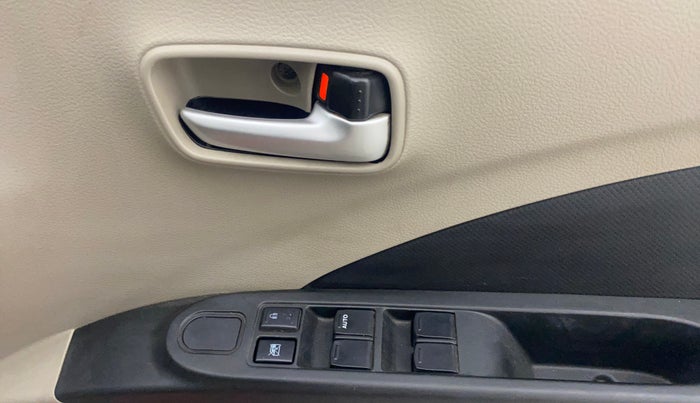 2016 Maruti Celerio VXI, Petrol, Manual, 39,999 km, Driver Side Door Panels Control