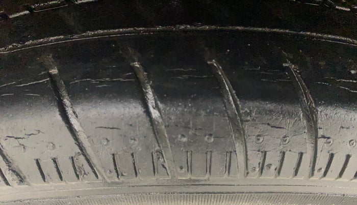 2016 Maruti Celerio VXI, Petrol, Manual, 39,999 km, Left Front Tyre Tread