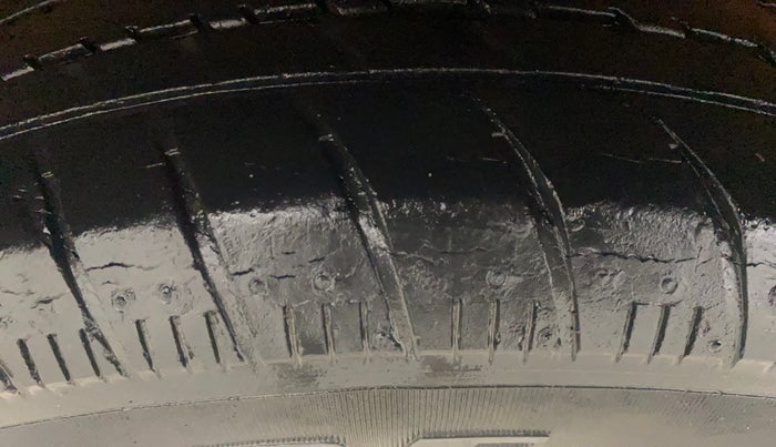 2016 Maruti Celerio VXI, Petrol, Manual, 39,999 km, Right Rear Tyre Tread