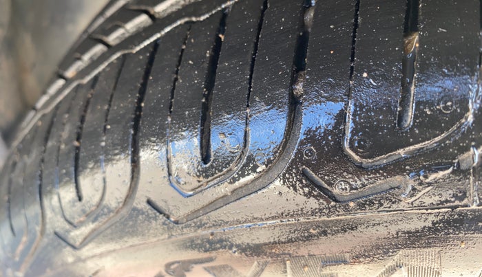 2021 Tata ALTROZ XT DIESEL, Diesel, Manual, 93,147 km, Right Front Tyre Tread