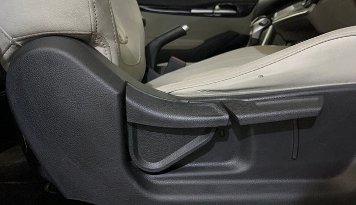 2022 KIA SELTOS HTX 1.5 DIESEL AT, Diesel, Automatic, 77,775 km, Driver Side Adjustment Panel